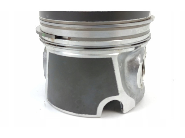 Поршень 038107065LH Volkswagen Golf VII