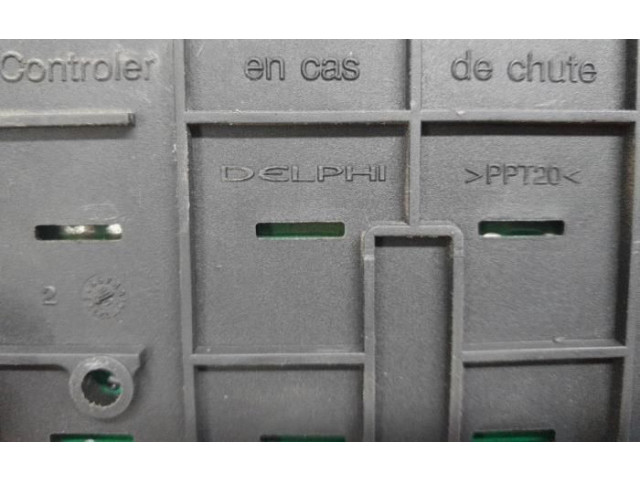 Блок предохранителей  O227093, 67511286   Peugeot 406    