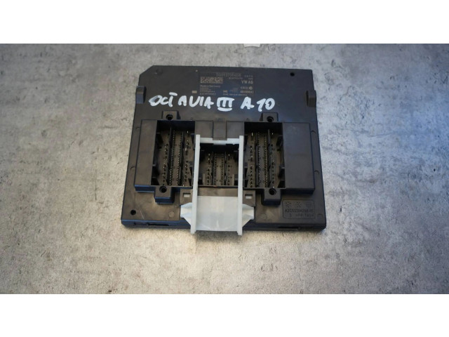 Комфортный модуль 5Q0937084DB Skoda Octavia Mk3 (5E)