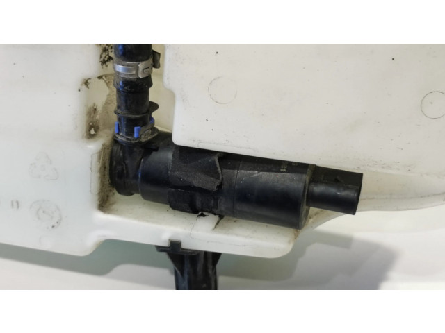 Бачок оконной жидкости