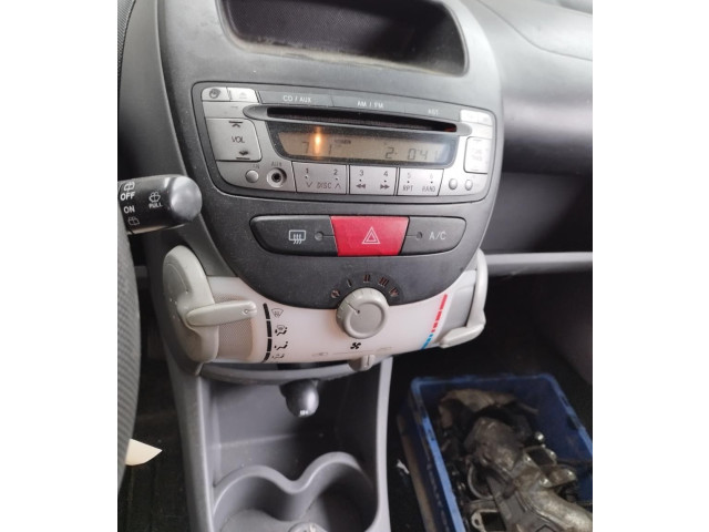 Поршень Радио/ проигрыватель CD/DVD / навигация DV4TD_8HT 6564K6  Peugeot 107  