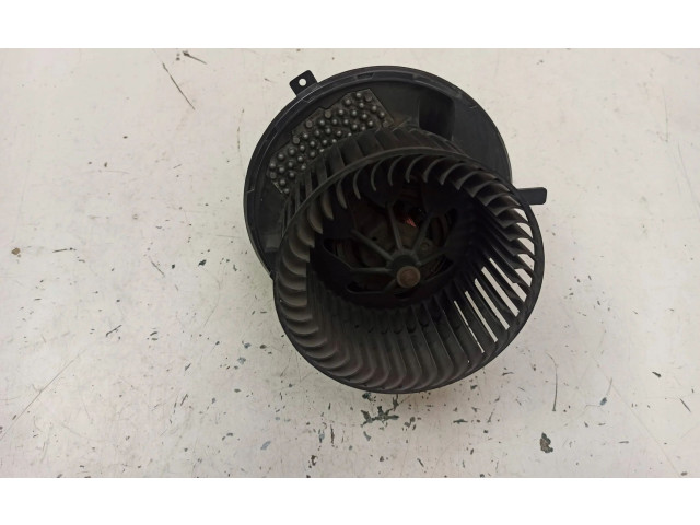 Вентилятор печки Skoda Octavia Mk2 (1Z)