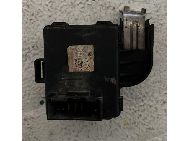 Pojistková skříňka 665925 SsangYong Rexton 2005