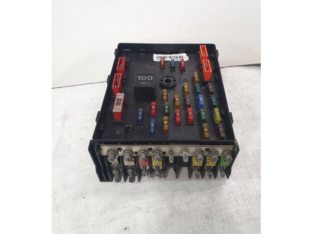 Pojistková skříňka 3C0937125, 63592777 Skoda Octavia Mk2 (1Z) 2009