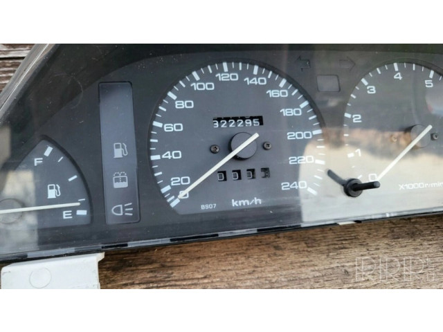 Přístrojová deska  Mazda 323 1993   