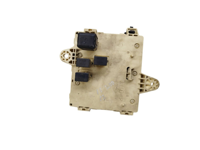 Блок предохранителей Lexus IS 200-300