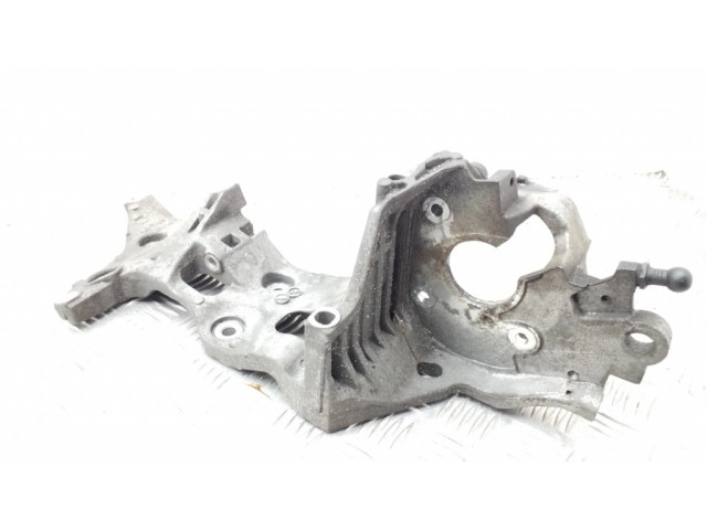 Кронштейн топливного насоса