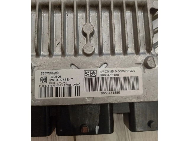 Блок управления двигателем ECU 5WS40572B-T   Citroen C2