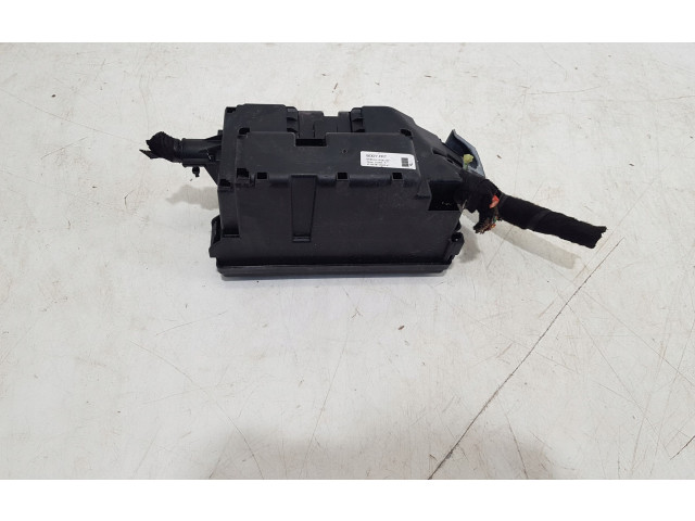 Блок предохранителей     Opel Meriva B    