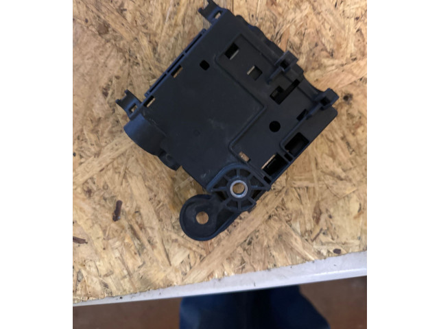 Блок предохранителей K98K051   Audi Q5 SQ5    