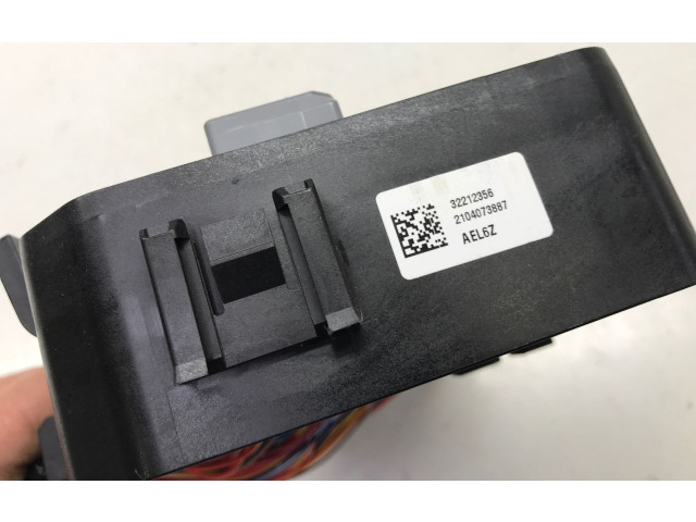 Блок предохранителей 32212356, 32212356 Volvo XC40