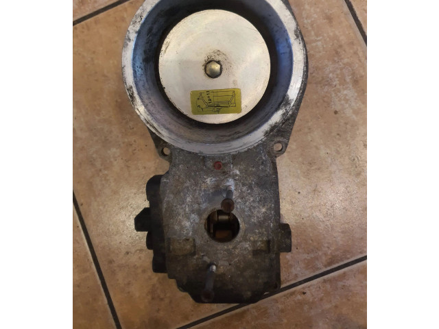 Vstřikovací lišta 0438121087, 048133353 Audi 80 90 B3 AAD