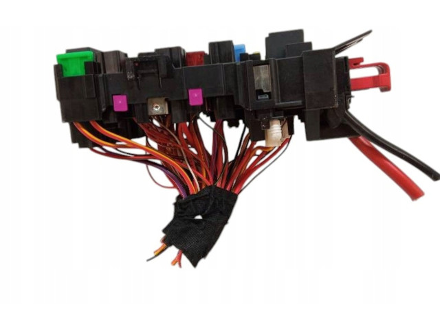 Блок предохранителей 5Q0937615C Skoda Karoq