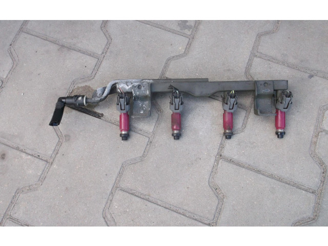 Топливная рампа Mazda 3