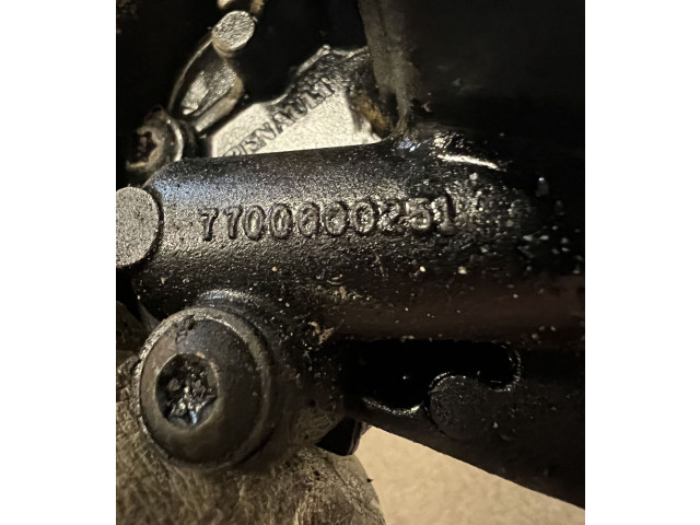 Масляный насос 7700100894, 7700600251 Renault Scenic II - Grand scenic II