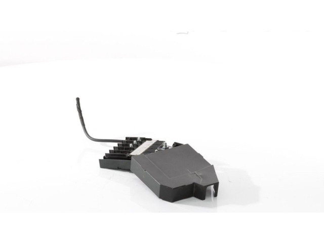 Блок предохранителей 9811879680, 9812869780 Citroen C5 Aircross