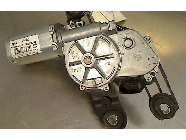 Моторчик заднего дворника 812103062261    Volkswagen Golf VII