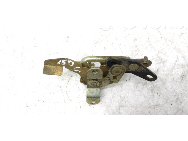 Замок багажника     Nissan Titan  -  года