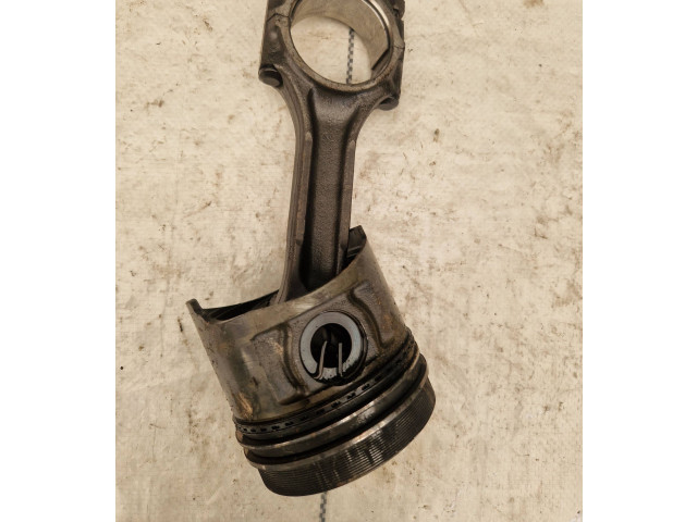 Píst J9648   Hyundai Galloper     