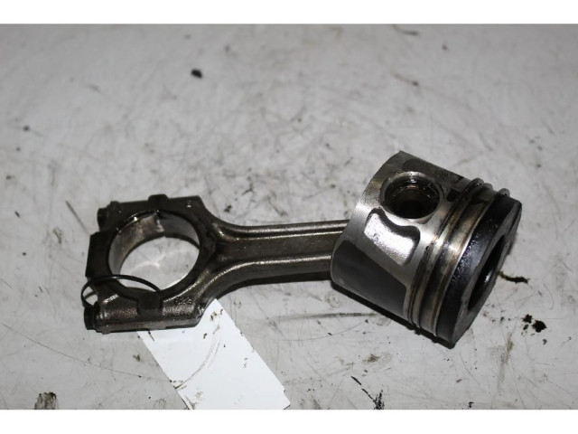 Поршень с шатуном 55280444 Alfa Romeo Giulietta