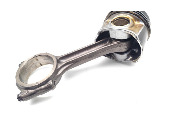 Поршень с шатуном    CRB   Volkswagen Golf VII
