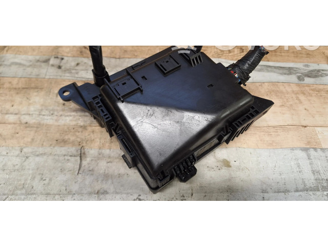 Блок предохранителей 1106000030 Mitsubishi Outlander