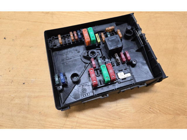 Pojistková skříňka 1K0937125A, 017183071 Volkswagen Caddy 2007