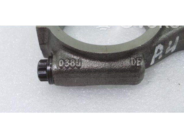 Píst 038J Audi RS4 B8