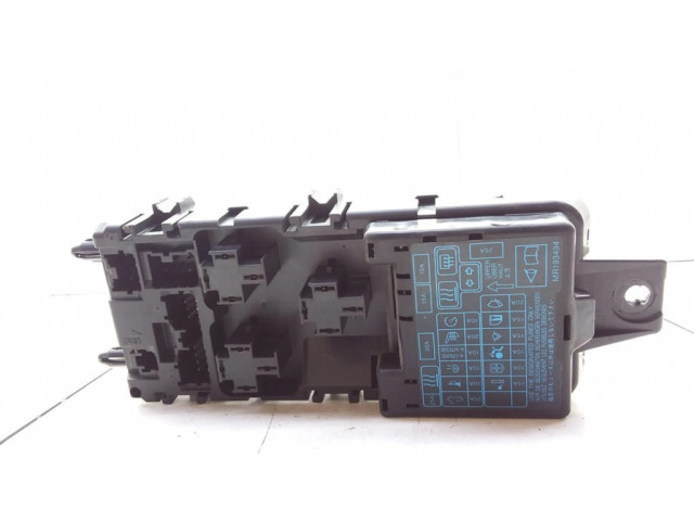 Блок предохранителей MR193494   Mitsubishi Carisma    