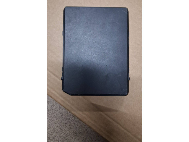 Блок предохранителей 284B64435R Dacia Sandero III