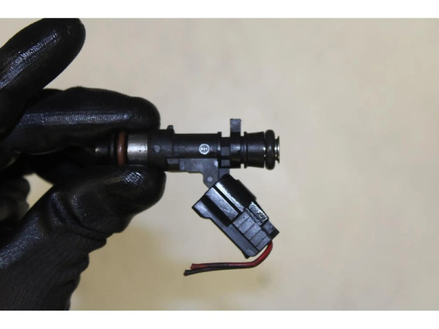 Vstřikovač Nissan Micra pro benzínový motor 1.4 CR12