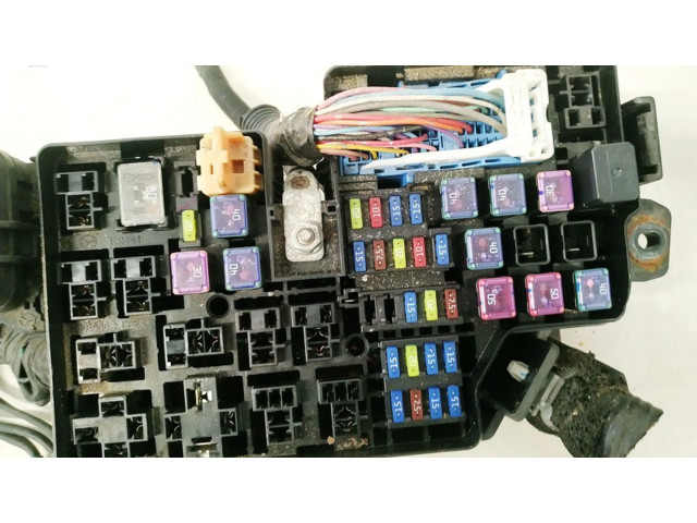 Блок предохранителей k2441 Mazda 3 II