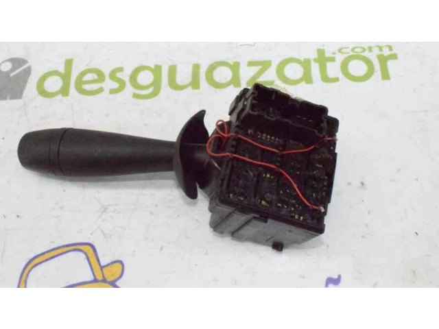 Ручка стеклоочистителей 8201168003, 681728631R   Dacia Sandero