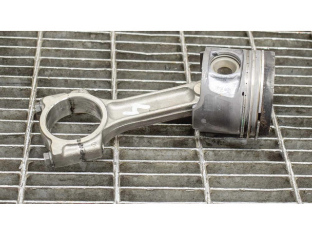 Píst 121008820R, 120A16959R   Dacia Sandero  pro naftový motor 1.5 K9K 612 