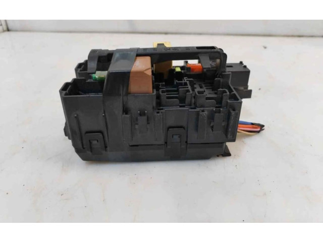 Блок предохранителей B1L209343 Opel Combo D