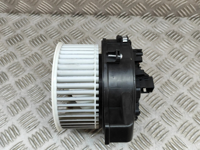 Вентилятор печки    F011500123, 0130309504   Volvo XC60