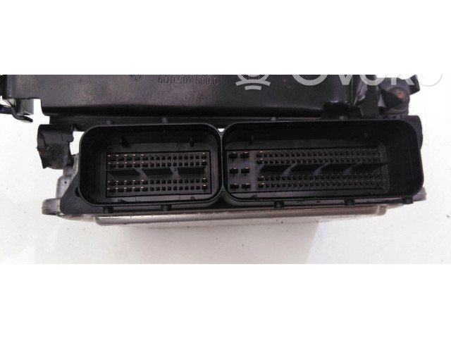 Блок управления двигателя 04L907309K Audi Q3 8U