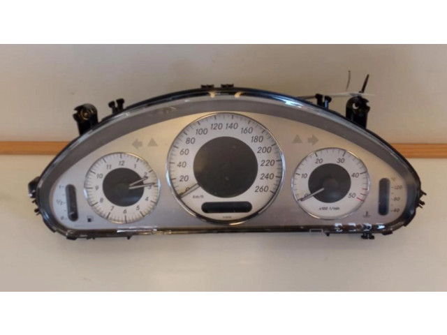 Přístrojová deska Mercedes-Benz E W211 2002 A2114407411