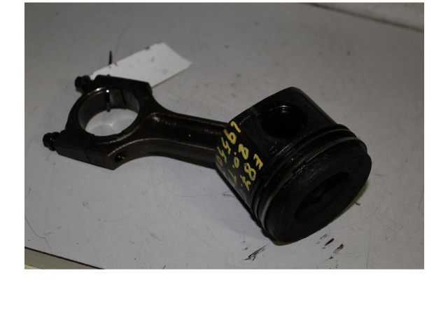 Píst BMW 1 E81 E87 pro naftový motor 2.0