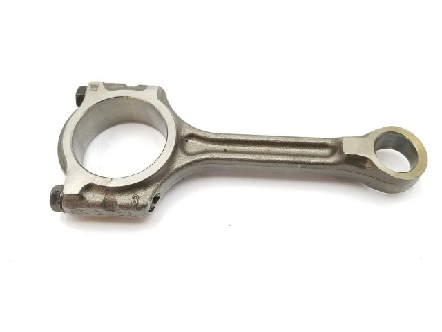 Шатун  121003320R    Dacia Sandero для бензинового двигателя 0.9