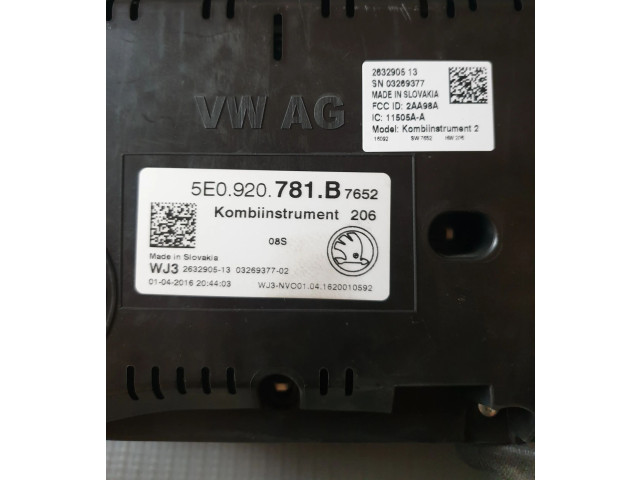 Панель приборов 5E0920781B Skoda Octavia Mk3 (5E)