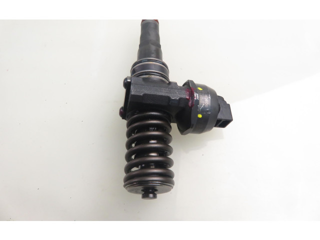 Vstřikovač 0414720215, 038130073AG Volkswagen Caddy BJB