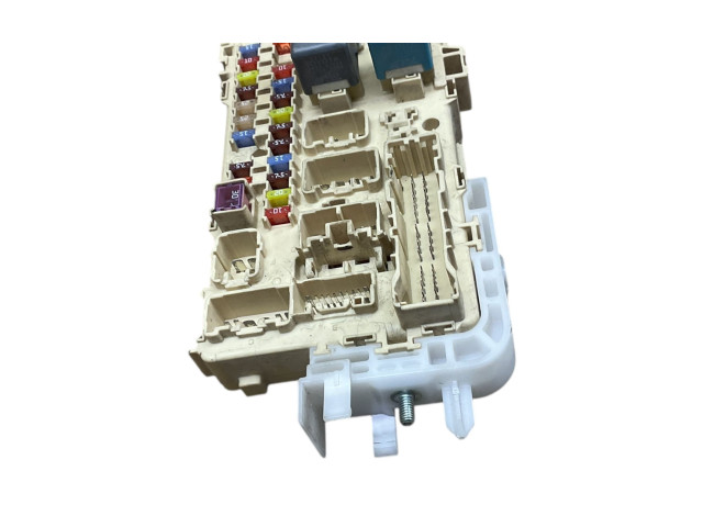 Блок предохранителей 892210F010   Toyota Corolla Verso E121    