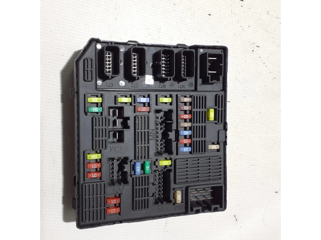 Блок предохранителей 284B60738R   Renault Latitude (L70)    