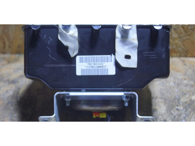 Подушка безопасности пассажира P05108546AC Jeep Compass