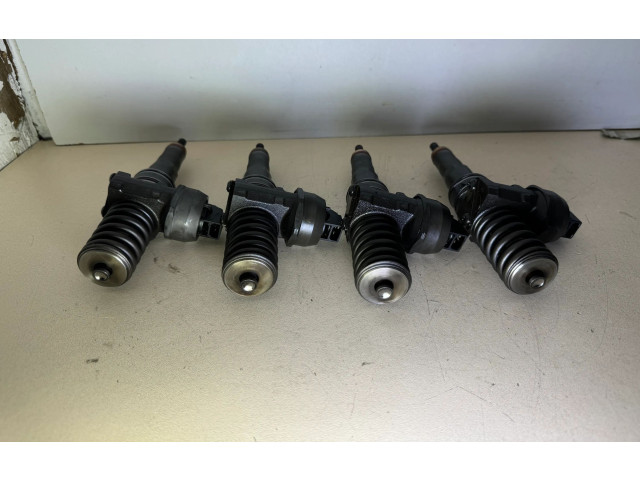 Комплект форсунок 038130073AG, 0414720215    Volkswagen Touran I   