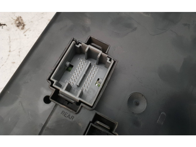 Блок предохранителей 30728512, 28017881   Volvo XC90    