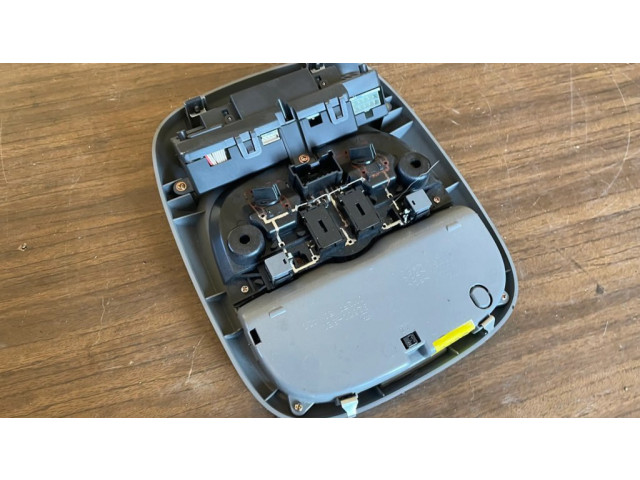 Фонарь освещения передних мест