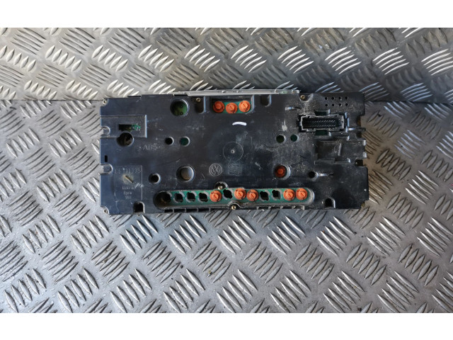 Přístrojová deska Volkswagen Caddy 1997 88311235, 87001323