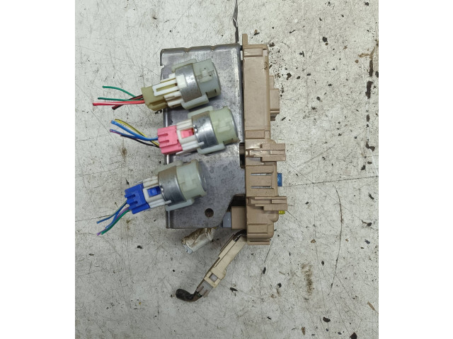 Блок предохранителей 306135   Subaru Forester SG    